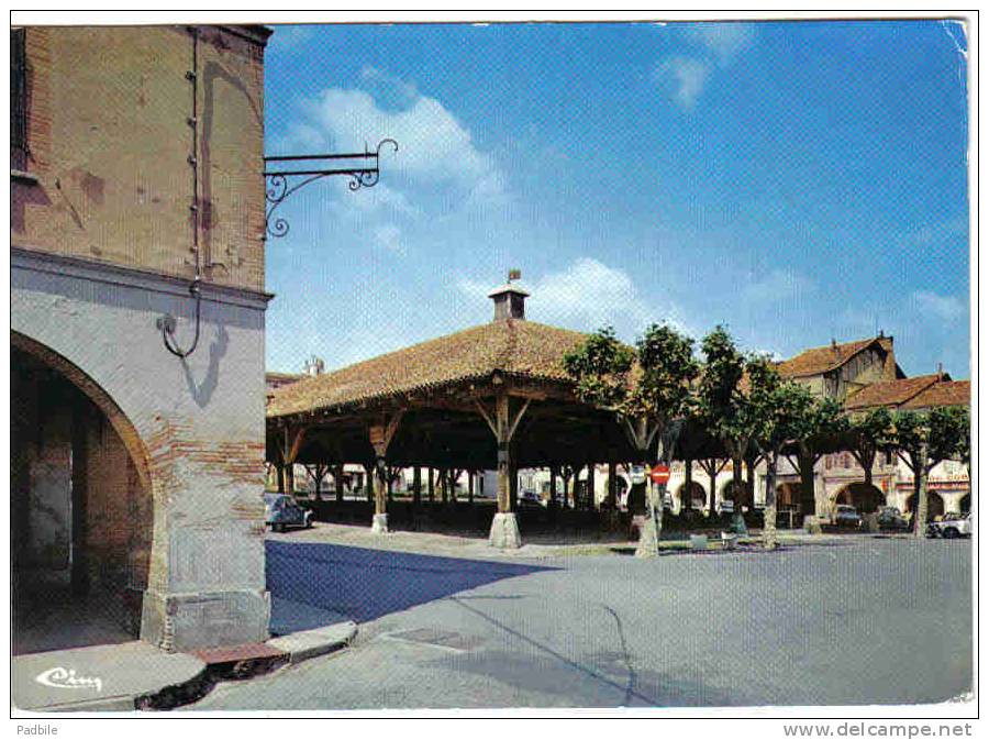 Carte Postale  82.  Beaumont-de-Lomagne  Les Vieilles Halles - Beaumont De Lomagne