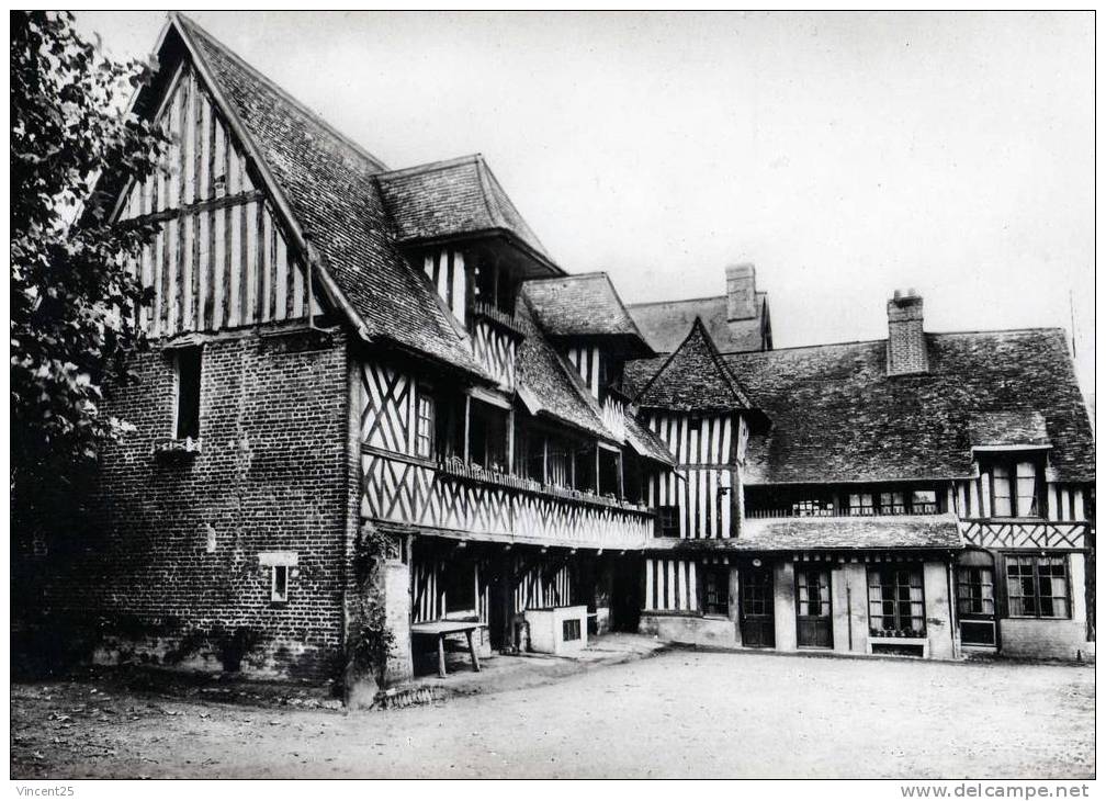 Pont  L Eveque  Calvados**hostellerie  De L Aigle D Or *relais  Normand Du 15 Eme.1950 - Pont-l'Evèque