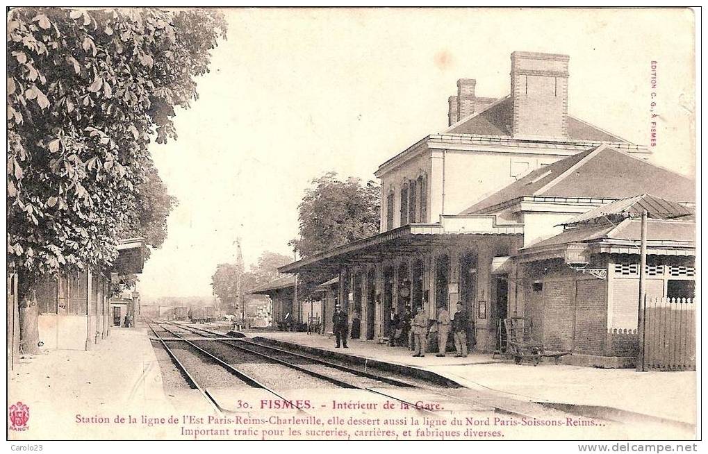 FISMES  :  INTERIEUR  DE  LA  GARE  - STATION DE LA LIGNE DE L´EST PARIS-REIMS- CHARLEVILLE - Fismes