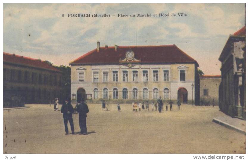 FORBACH - Place Du Marché Et Hôtel De Ville - - Forbach