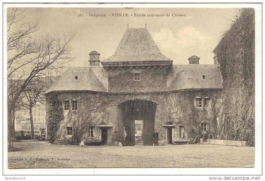 8441 VIZILLE Vue Intérieure D´une Porte D´entrée Du Chateau  582 A.V. Collée - Vizille