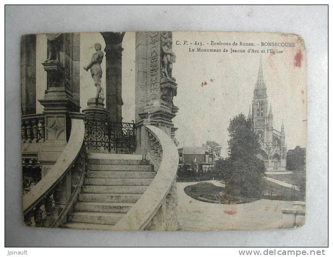 BONSECOURS - Le Monument De Jeanne D'Arc Et L'église - Bonsecours