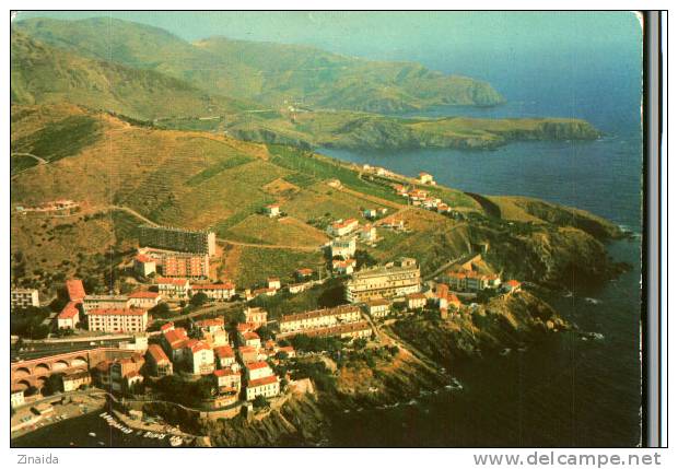 CARTE POSTALE DE CERBERE - AU DESSUS DE LA VILLE EN AVION - Cerbere