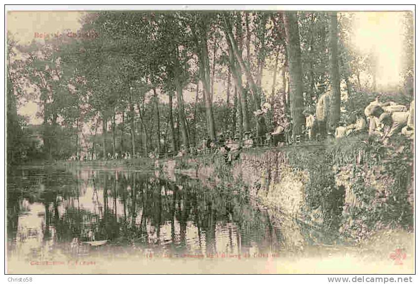 92  CHAVILLE   La Terrasse De L'etand  Animée  Pecheurs - Chaville