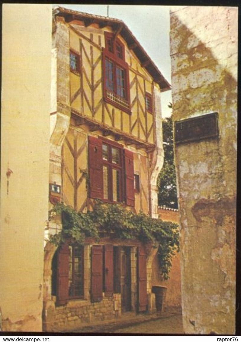 CPM Neuve 17 Île De Ré SAINT MARTIN DE RE La Maison De La Vinaterie - Saint-Martin-de-Ré