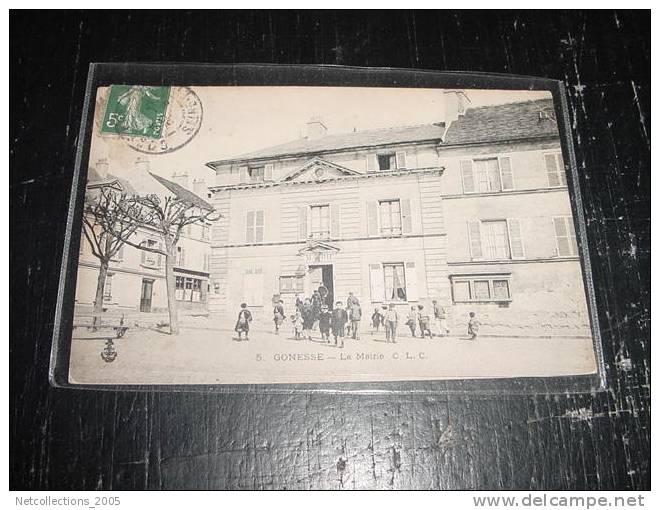 GONESSE - LA MAIRIE - AVEC LES ENFANTS - 95 VAL D´OISE - Carte Postale De France - Gonesse