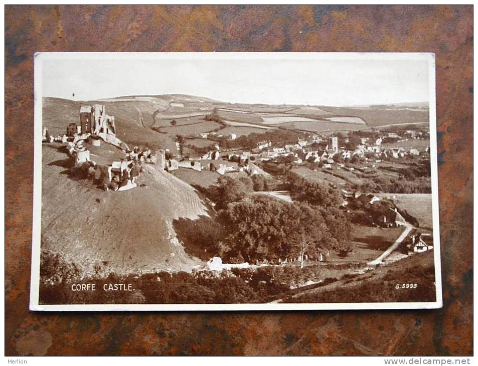 Corfe Castle And Village Panorama    RPPC Cca 1920- VF+    D9527 - Autres & Non Classés