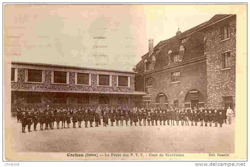 94  CACHAN  Foyer Des P.T.T  Cour De Récréation  Animée - Cachan