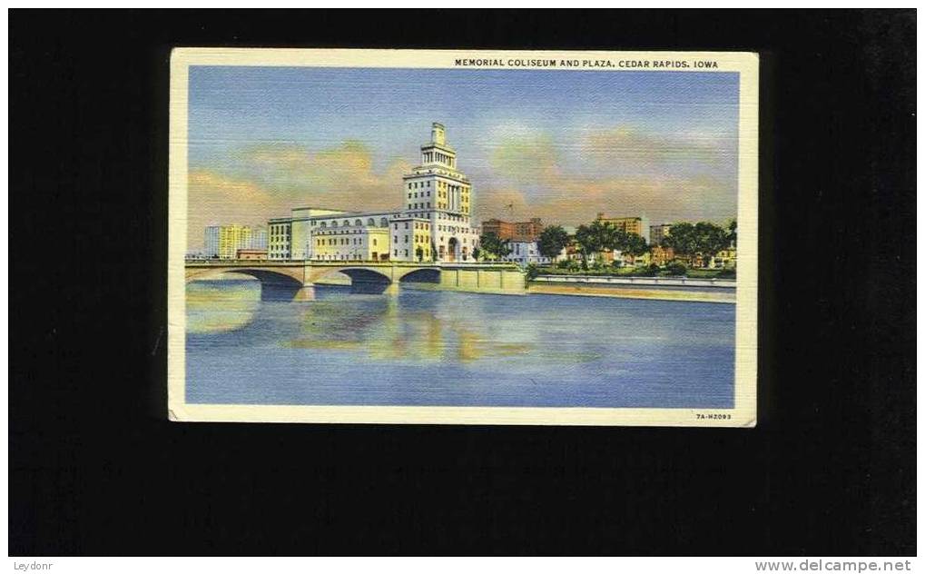 Memorial Coliseum And Plaza, Cedar Rapids, Iowa - Otros & Sin Clasificación