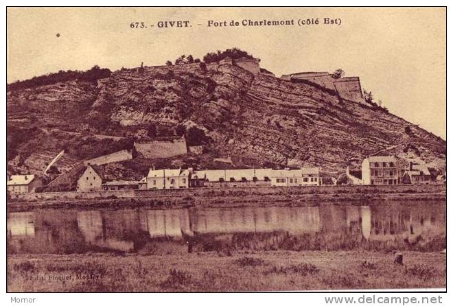 GIVET  ARDENNES Fort De Charlemont - Givet