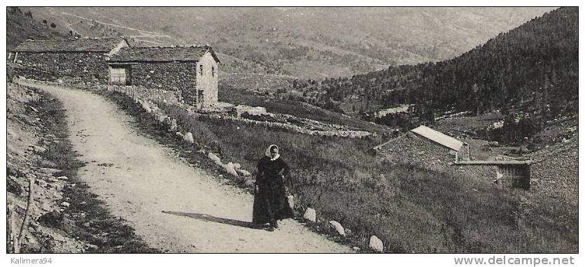 Vallée D'ANDORRE / PREMIÈRES METAIRIES DU HAMEAU DE SALDEU / AU FOND , MASSIF DE VALIRA ET DES PESSONS / Phot. LABOUCHE - Andorre