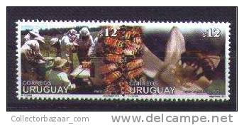 URUGUAY STAMP MNH  Insects Bee On Flower - Abeilles