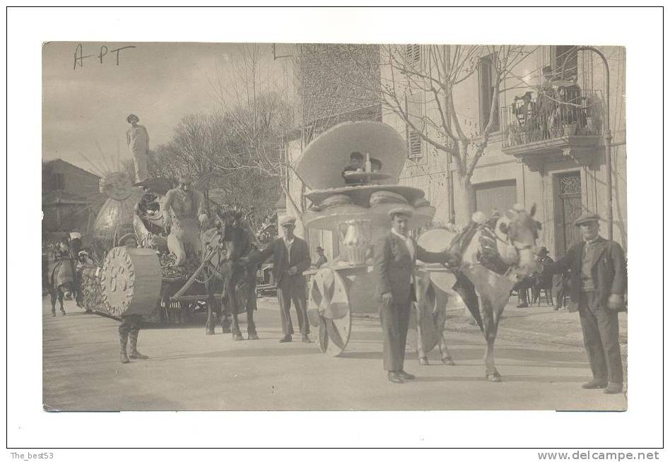 Carte Photo    -    Apt   -     Marqué Au Dos, Cavalcade De Apt Dans Les Années 30 - Apt