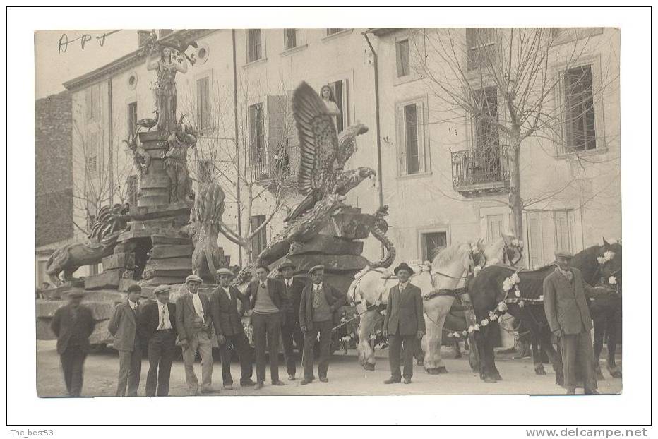 Carte Photo    -    Apt   -     Marqué Au Dos, Cavalcade De Apt Dans Les Années 30 - Apt