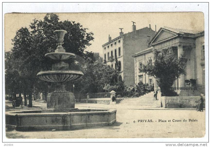 4  -  PRIVAS  --  Place Et Cours Du Palais - Privas