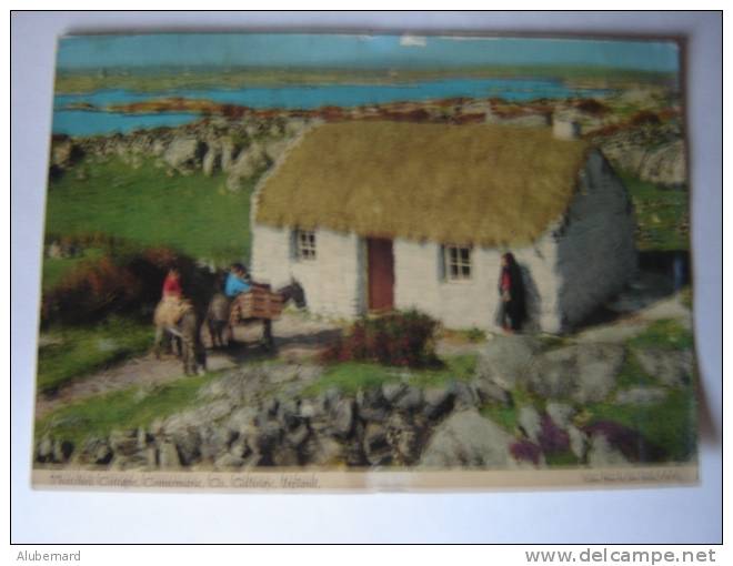 Thatched Cottage,Connemara,Co.Galway. C.P.M. 15x10. - Galway
