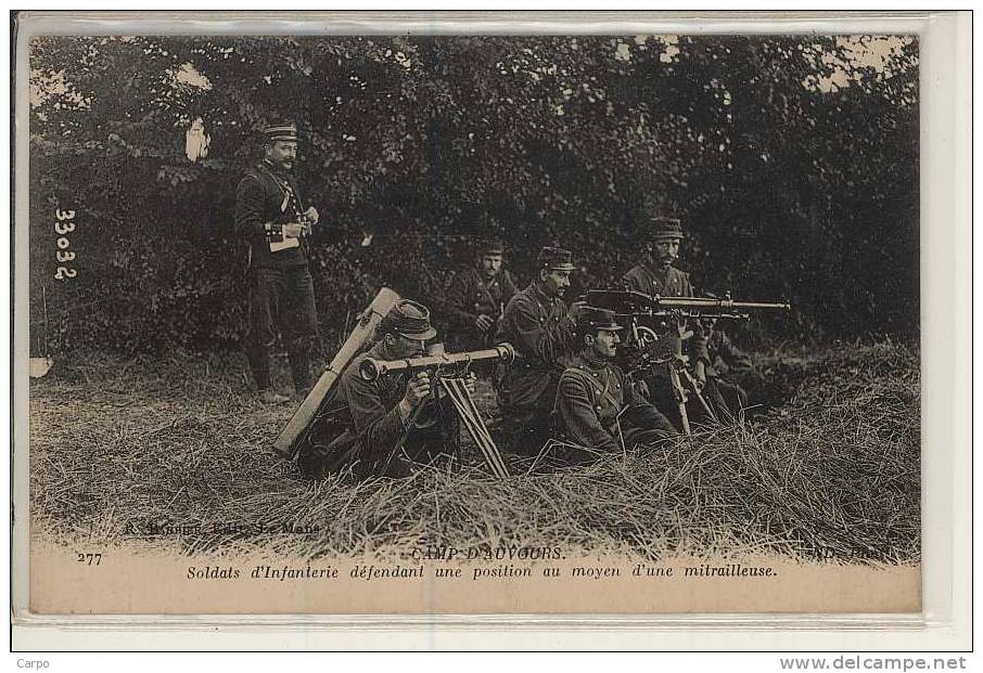 Camp D´AUVOURS. - Soldats D'infanterie Défendant Une Position Au Moyen D'une Mitrailleuse.(militaire) - Other & Unclassified