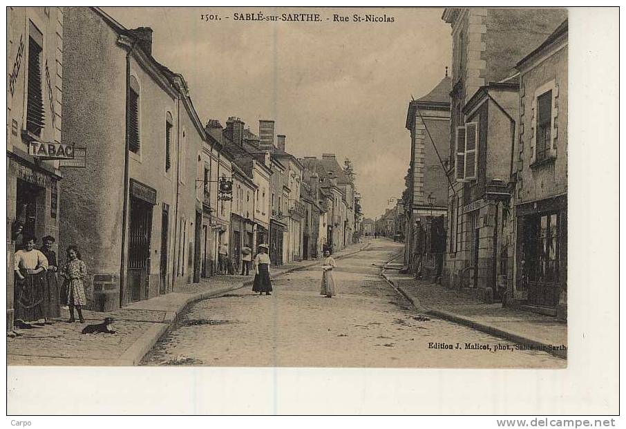 SABLÉ-SUR-SARTHE. - Rue St-Nicolas. - Sable Sur Sarthe