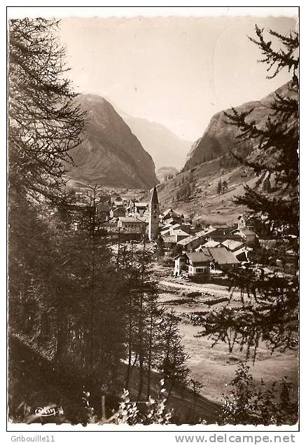 VAL D´ISERE  -  ** VUE GENERALE  (Alt.1850m) **   -   Editeur : COMBIER   N° 267 - Val D'Isere