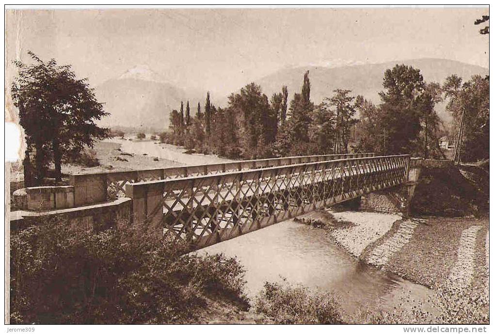 ARGELES-GAZOST - (65400) - CPA - Haute Pyrénée - Pont De Tillos - Le Gave - Au Fond Le Viscos - Argeles Gazost