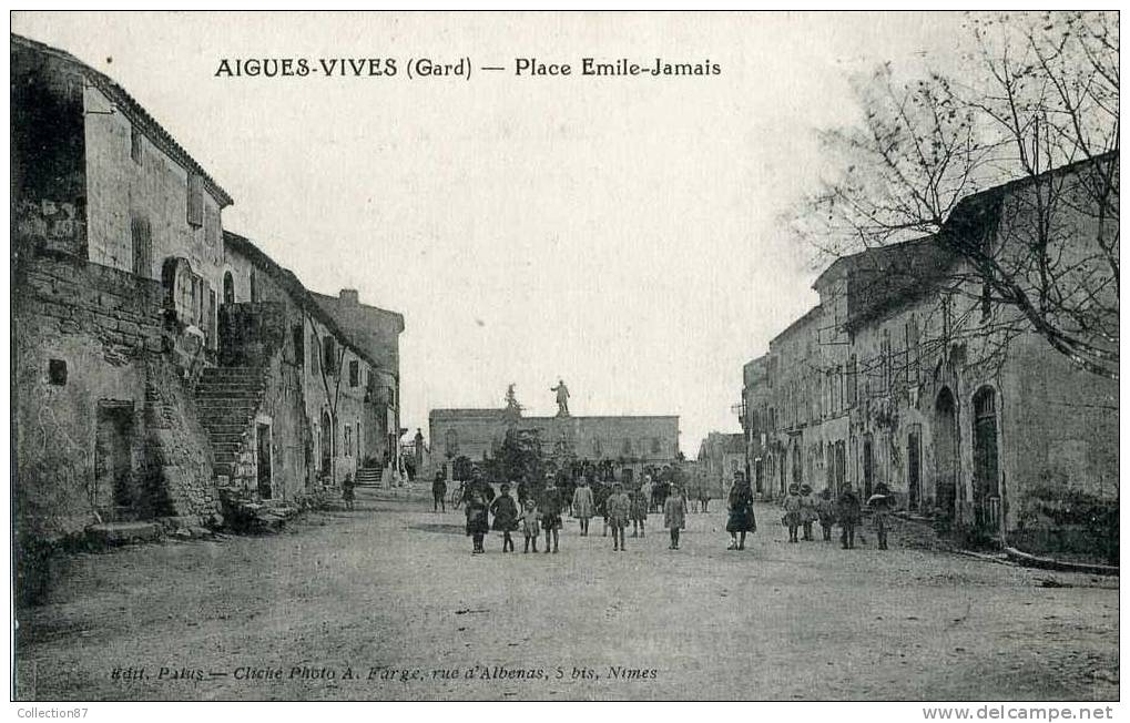 30 - GARD - AIGUES VIVES - PLACE EMILE JAMAIS - Aigues-Vives