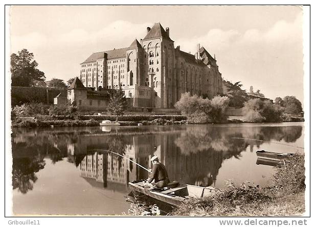 SOLESMES  -   ** L´ABBAYE SAINT PIERRE **   -   Editeur: De L´Abbaye - Ohoto LAMBERT De Sablé   N°: 16 A - Solesmes