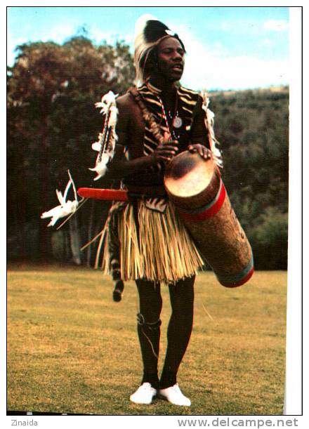 CARTE POSTALE DU KENYA ??? CHUKA DRUMMER - PAS D INDICATION DE LIEU MAIS EDITE A NAIROBI - Kenya