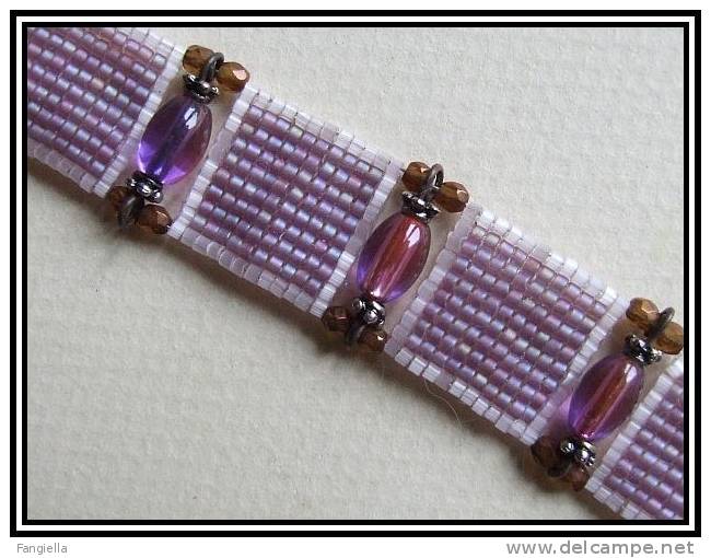 Bracelet Artisanal Violet Tissé En Perles Japonaises Miyuki Delica, Cristal Tchèque Facetté Et Verre De Bohème - Bracciali