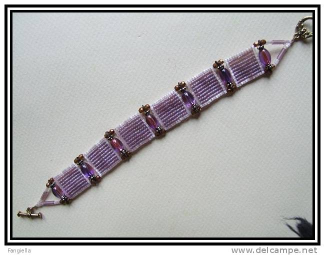 Bracelet Artisanal Violet Tissé En Perles Japonaises Miyuki Delica, Cristal Tchèque Facetté Et Verre De Bohème - Bracciali