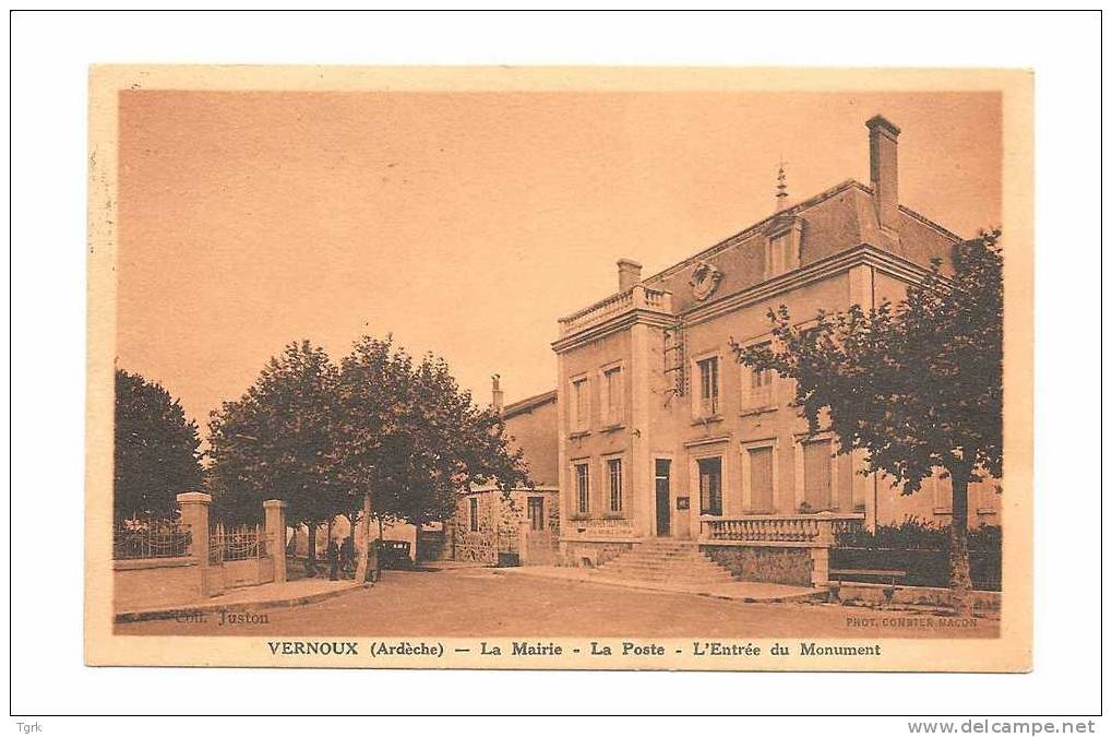 Vernoux  La Mairie La Poste   L'entrée Du Monument - Vernoux