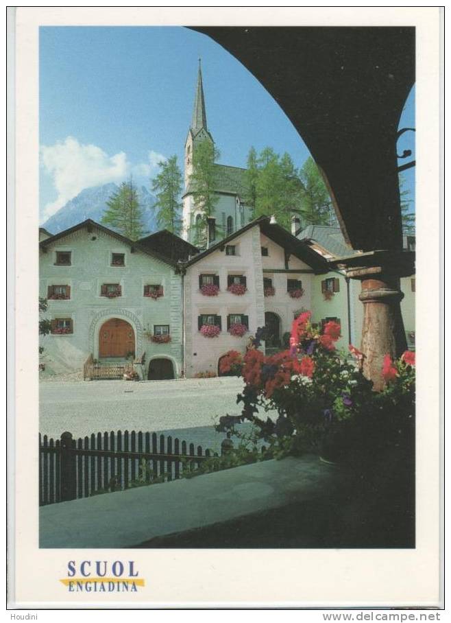 Scuol - Engiadina - Engadinerhäuser In Scuol-Sot Mit Kirche - Scuol