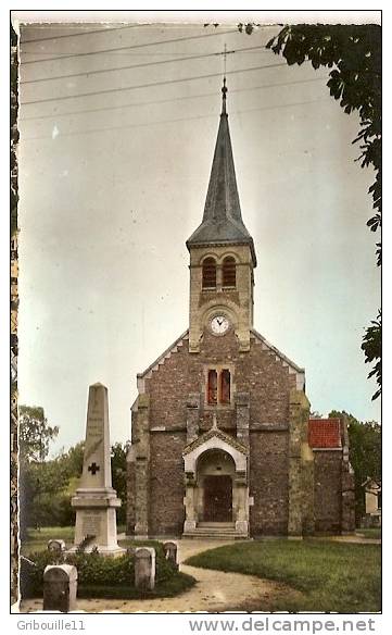 SAINTE GENEVIEVE DES BOIS  -  * L´EGLISE ET LE MONUMENT AUX MORTS *  -   Editeur: ALFA.  N°: 10 - Sainte Genevieve Des Bois