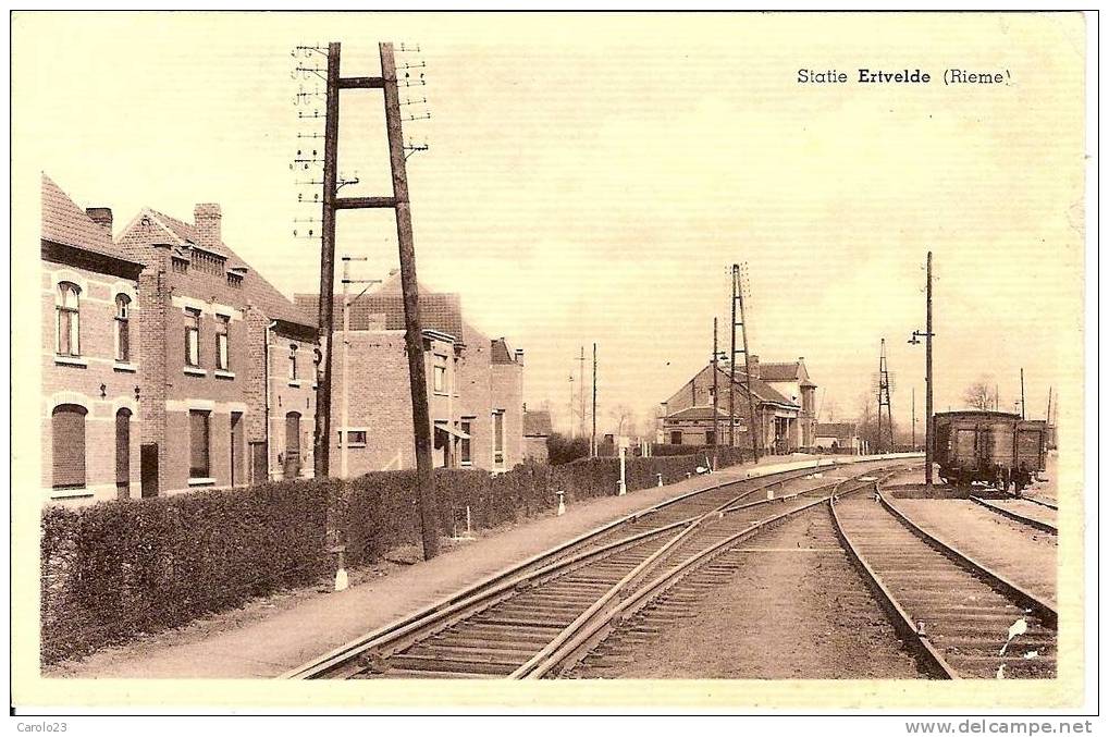 ERTVELDE   (  RIEME )   :  STATION  AVEC  WAGON - Zelzate