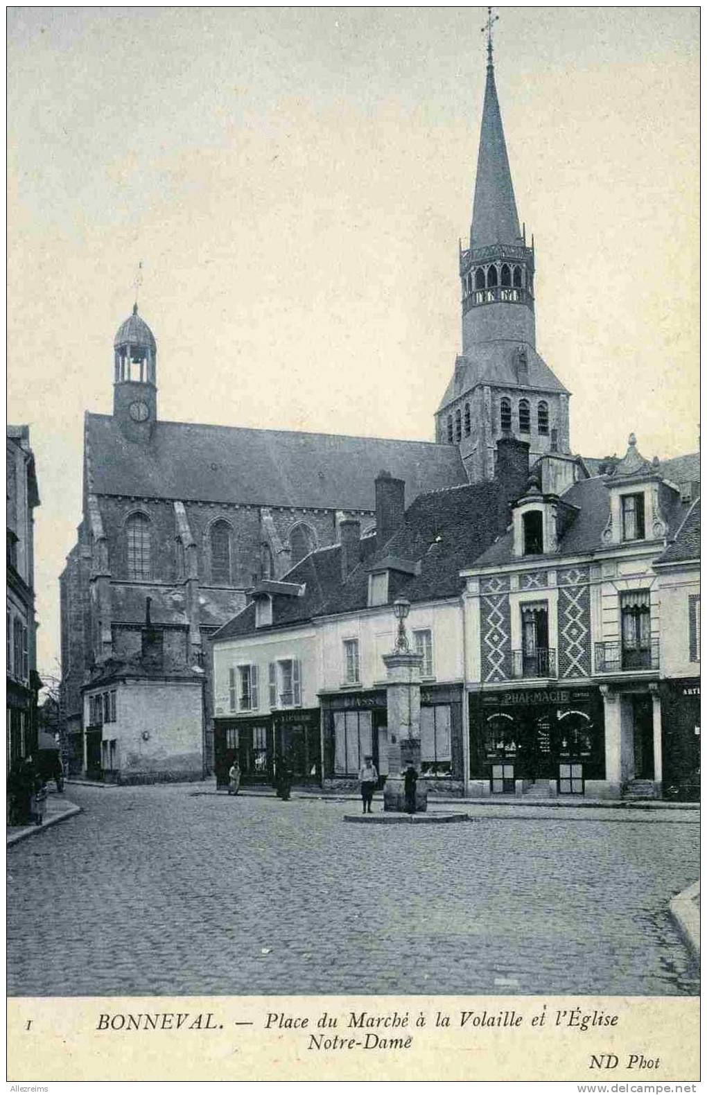 CPA 28 : BONNEVAL  Place Du Marché     A VOIR  !! - Bonneval