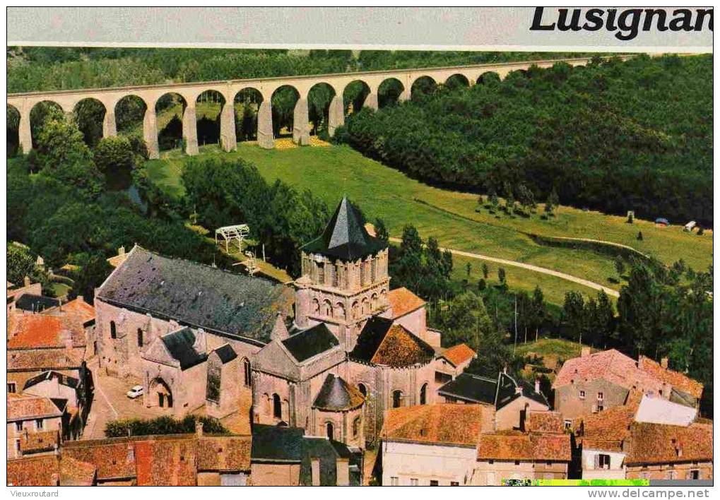 CPSM. LUSIGNAN. VUE AERIENNE. L´EGLISE ET LA VALLEE DE LA VONNE.DATEE 1995 - Lusignan