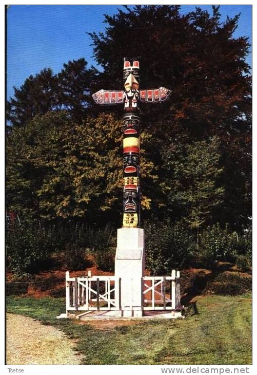 Virton -Totem Indien Confié à La Ville De Virton Par Les Forces Aériennes Canadiennes -1972 - Virton