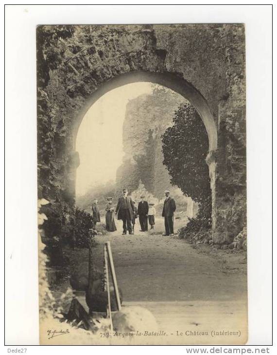 CPA Animée - ARQUES LA BATAILLE - Le Château (Intérieur) - Arques-la-Bataille