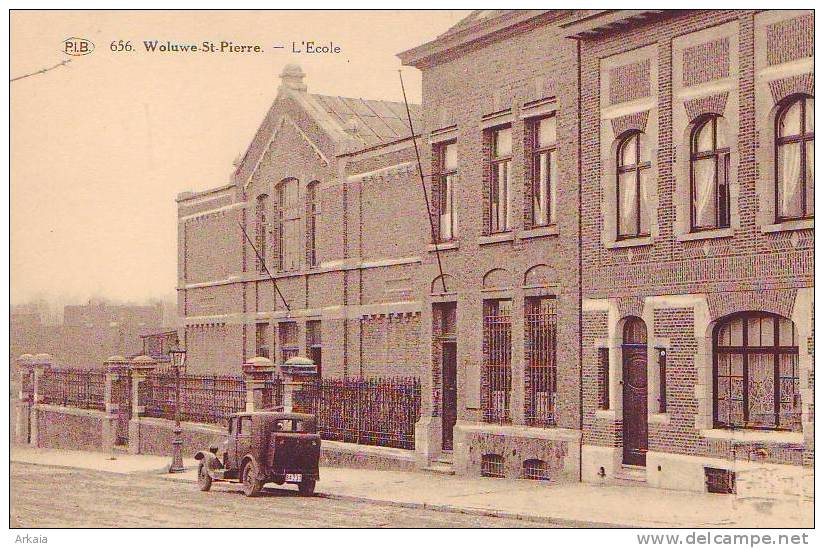 WOLUWE ST PIERRE = L'école + Vieille Automobile  (P.I.B.  N° 656) Vierge - Woluwe-St-Pierre - St-Pieters-Woluwe