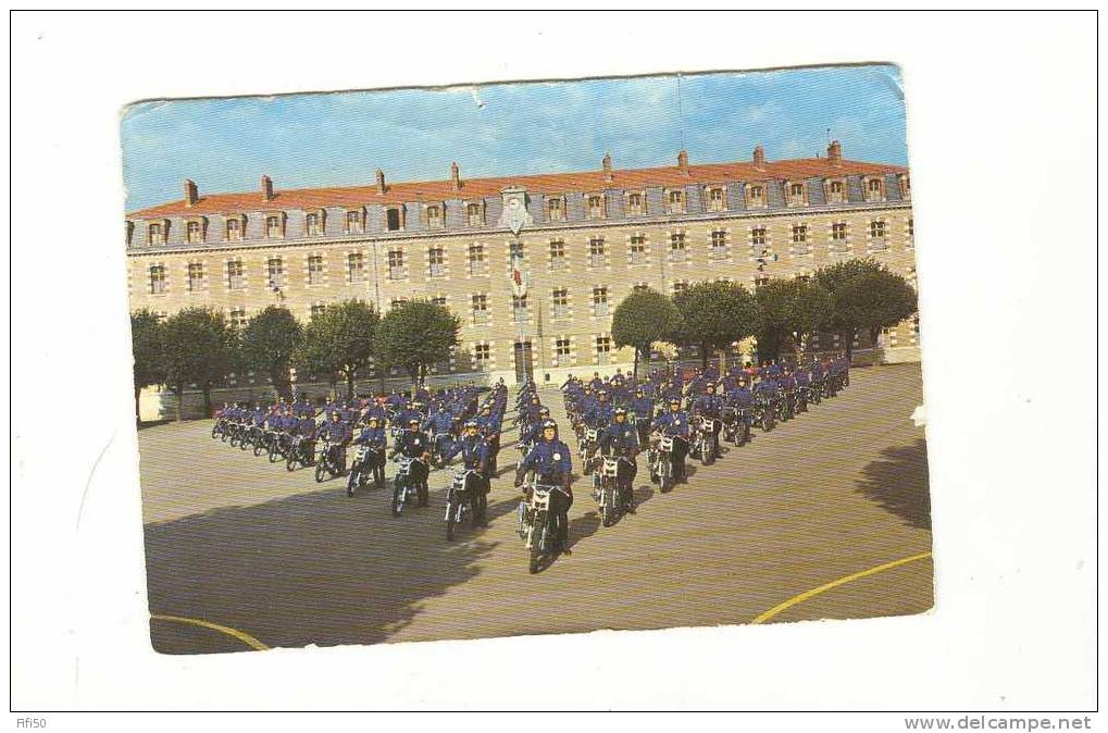 MOTARDS DE LA POLICE EN FORMATION - Police - Gendarmerie