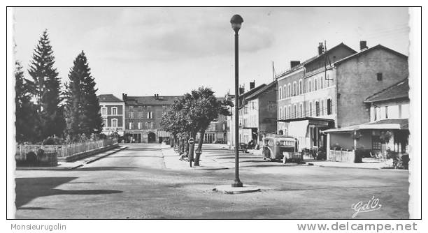 63 )FL) AMBERT, Place De La Gare Et Les Hotels, Gd'O Edit CPSM Grand Format - Ambert