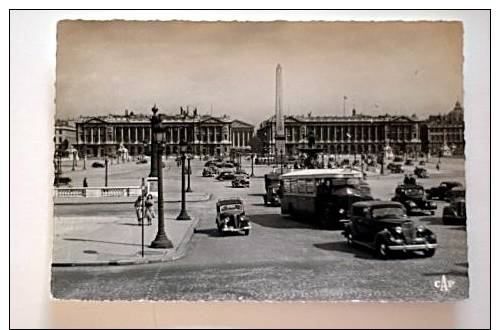 Autobus Place De La Concorde N° 550 - Bus & Autocars