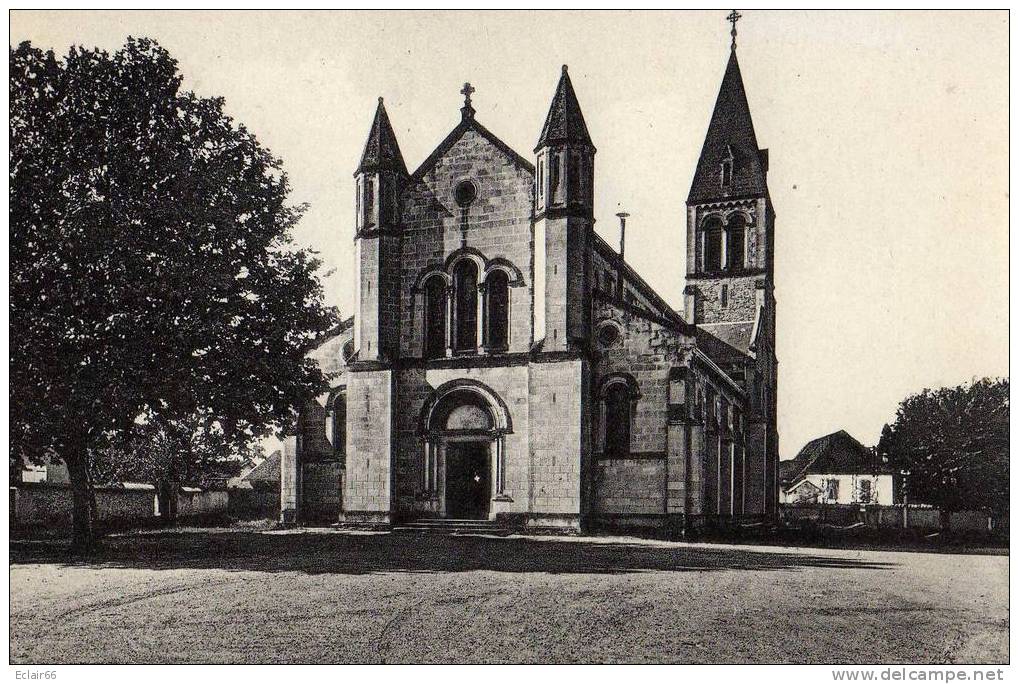 38 SAINT ANDRE LE GAZ - CPSM 7 - L'Eglise - éd CAP - - Saint-André-le-Gaz