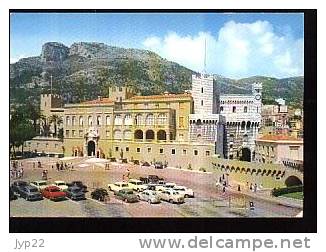 Jolie CP La Principauté De Monaco Le Palais Du Prince - Vieilles Voitures Dont 4CV 4 CV Tp Centenaire De Monte Carlo 691 - Prinselijk Paleis