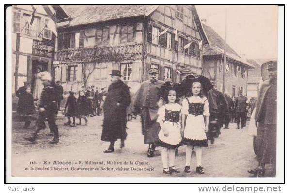 EN ALSACE "M.MILLERAND ,MINISTRE DE LA GUERRE ET LE GENERAL THEVENET,GOUVERNEUR DE BELFORT,VISITE DANNEMARIE - Dannemarie