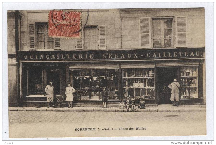 BOURGUEIL  --  Place Des Halles - Other & Unclassified