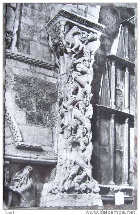 CP Photo De SOUILLAC " église Abbatiale - Le Trumeau Et Le Prohète Isaïe " . - Souillac