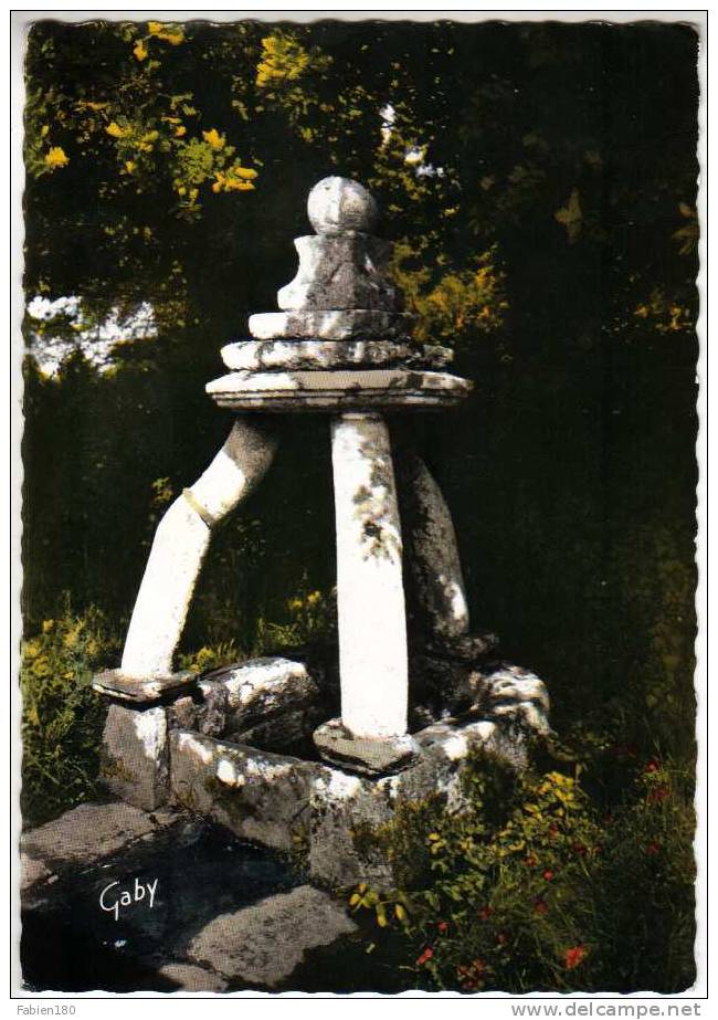 56 QUESTEMBERT - Fontaine Du Presbytère - Questembert