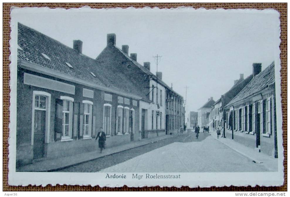 Ardooie , Mgr Roelensstraat - Ardooie