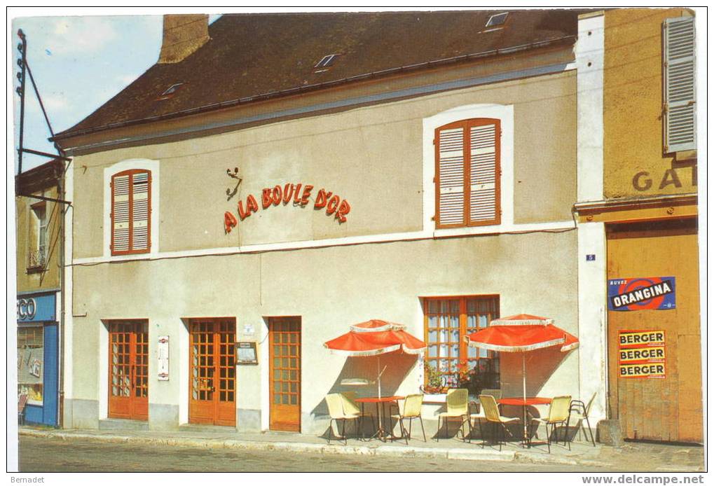 SAINT FARGEAU ..................                  HOTEL DE LA BOULE D´OR - Saint Fargeau