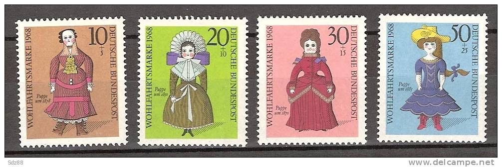 Allemagne 1968 YT 436 à 439 * Poupées De Nuremberg  Costumes Folklore - Dolls